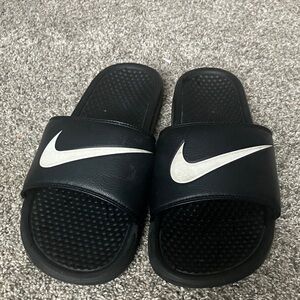 Nike Men’s Black and White Slide Sandals